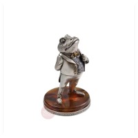 Серебряная статуэтка на янтарной подставке "Жаба" 2213