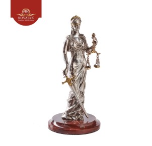 Серебряная статуэтка «Фемида маленькая»