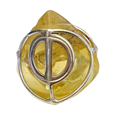 Серебряное кольцо с янтарём арт 1201Я
