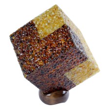 Янтарная статуэтка куб "Двухцветный"