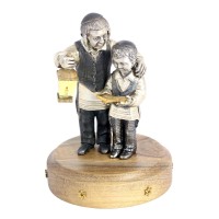 Статуэтка "Дети с фонарем"