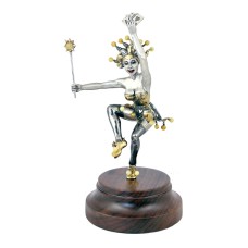 Серебряная статуэтка с янтарём "Королева шутов"