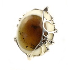 Серебряное кольцо с янтарем и бриллиантом арт 54я