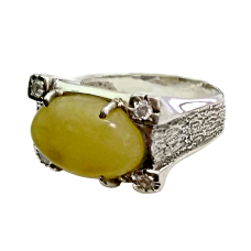 Серебряное кольцо с янтарём арт 1388Я