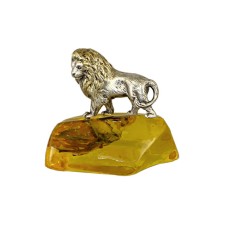 Серебряная статуэтка на янтаре "Лев"
