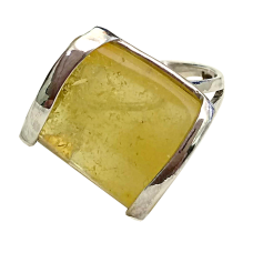 Серебряное кольцо с янтарём арт 1202Я