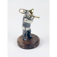 Серебряная статуэтка "Музыкант с тромбоном"