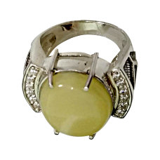 Серебряное кольцо с янтарём арт 1372Я