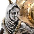 Фото - Серебряная статуэтка на янтарной подставке "Девушка улитка" 2219